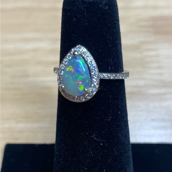 Australian Lightning Ridge Opal and Diamond Ring - Picture 15 of 17